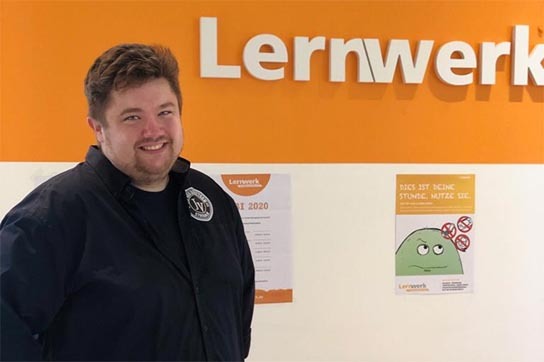 Portrait des Leiters des Lernwerk Mariendorf Niklas Schön