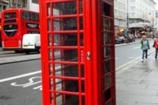typische rote Londoner Telefonzelle